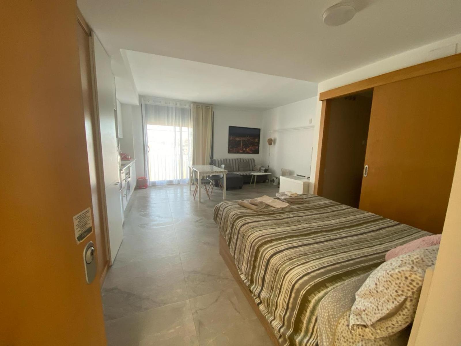 Modern Loft In Terrassa Lejlighed Eksteriør billede